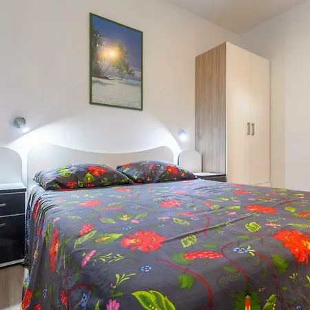 Beautiful Matijas Apartment Split